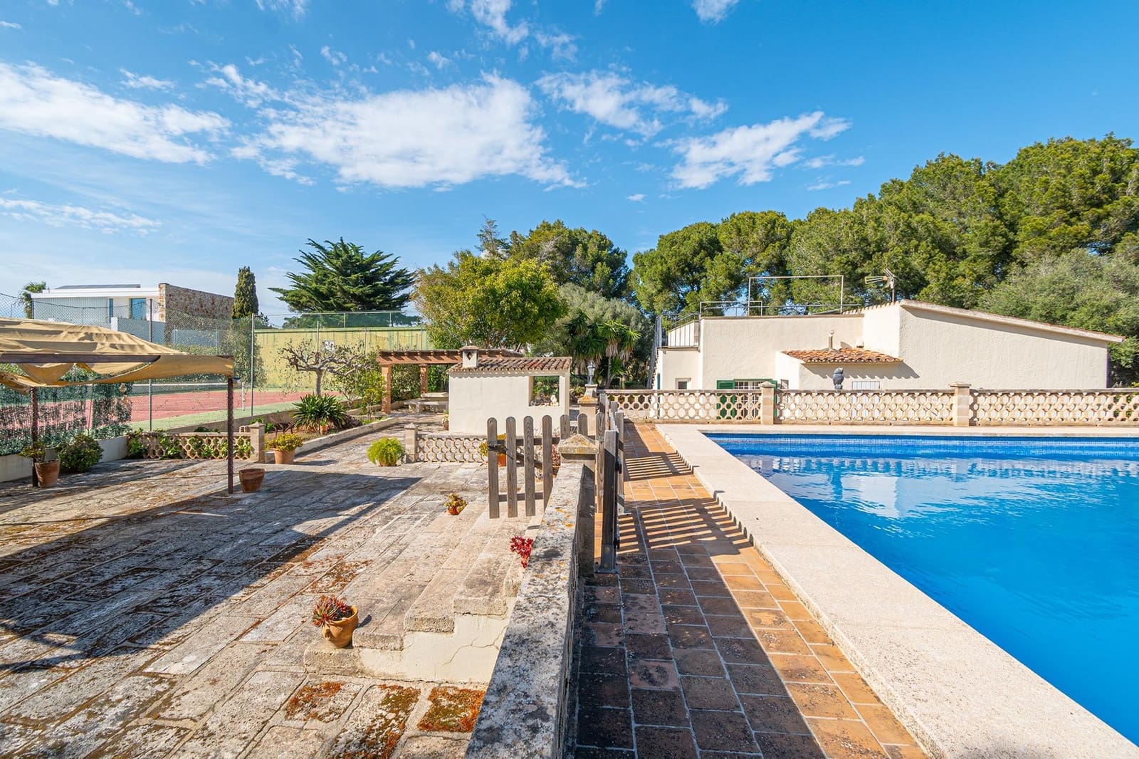 3 bedroom Villa for sale in Cala Murada with pool garage - € 950,000 (Ref: 9770772)