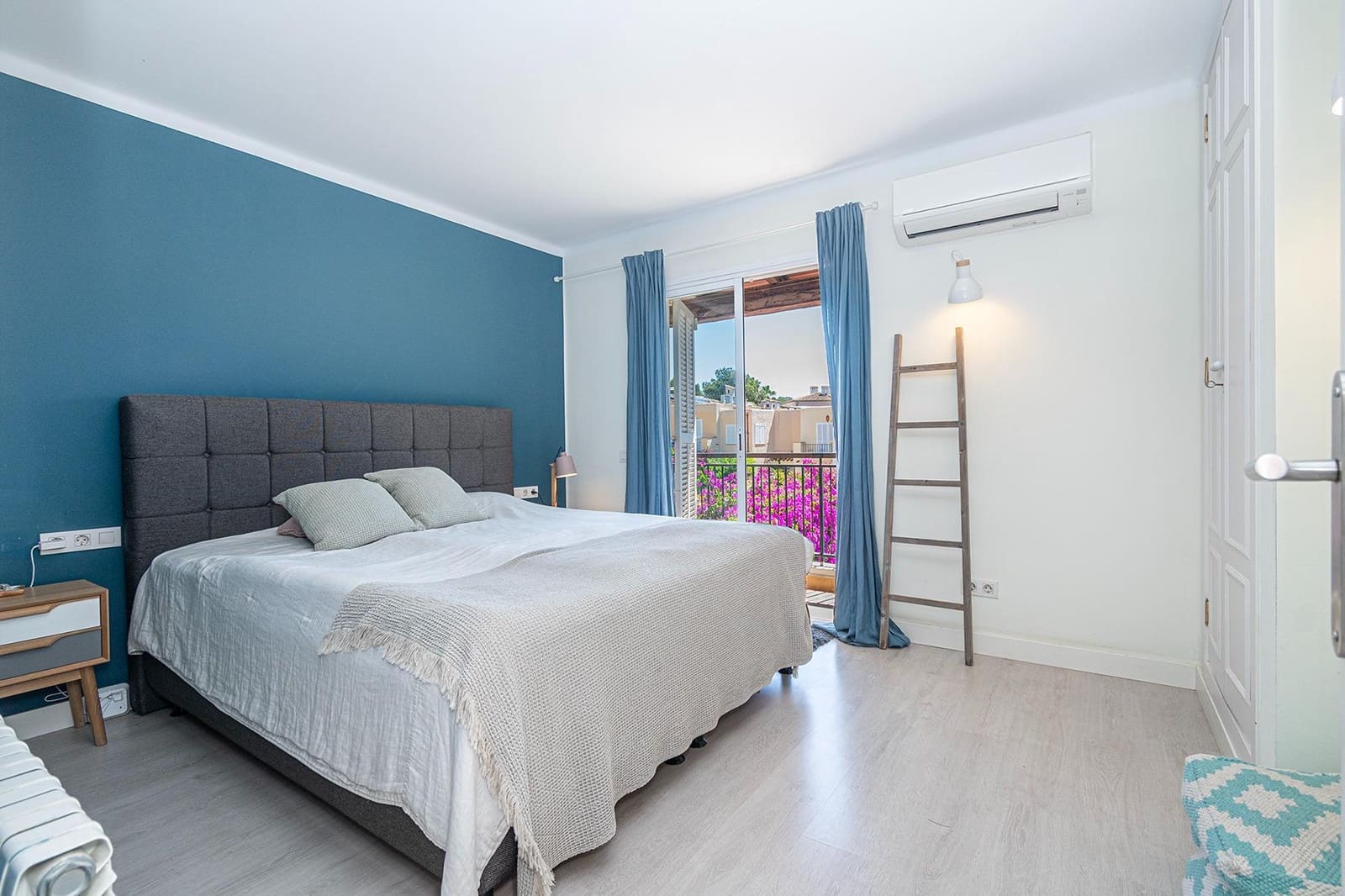 5 bedroom Terraced Villa for sale in Bendinat with pool - € 1,190,000 (Ref: 9839459)