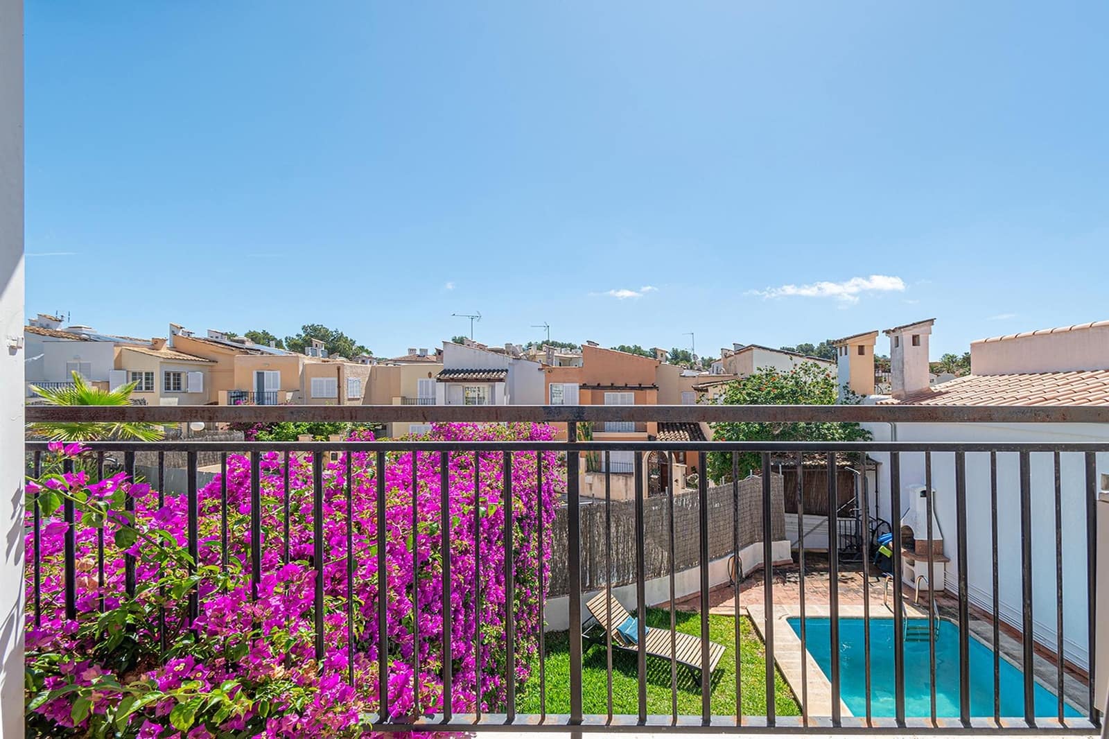 5 bedroom Terraced Villa for sale in Bendinat with pool - € 1,190,000 (Ref: 9839459)