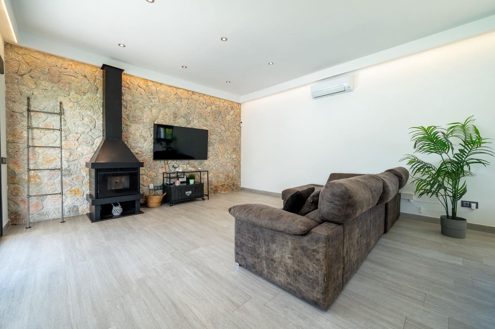 5 bedroom Villa for sale in Sa Torre (Llucmajor) with pool - € 1,500,000 (Ref: 9896479)