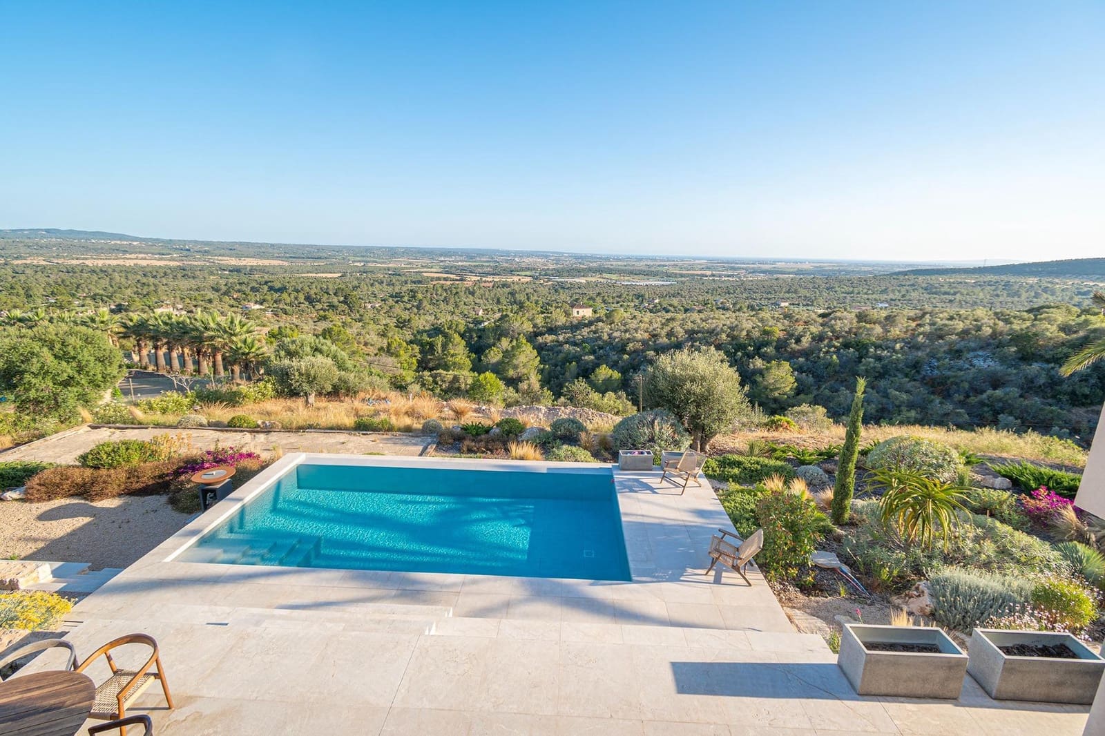 4 bedroom Villa for sale in Puntiro with pool - € 4,500,000 (Ref: 9898963)