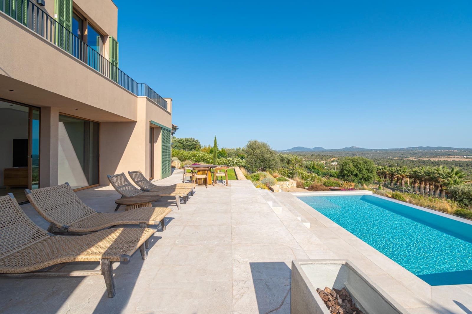 4 bedroom Villa for sale in Puntiro with pool - € 4,500,000 (Ref: 9898963)