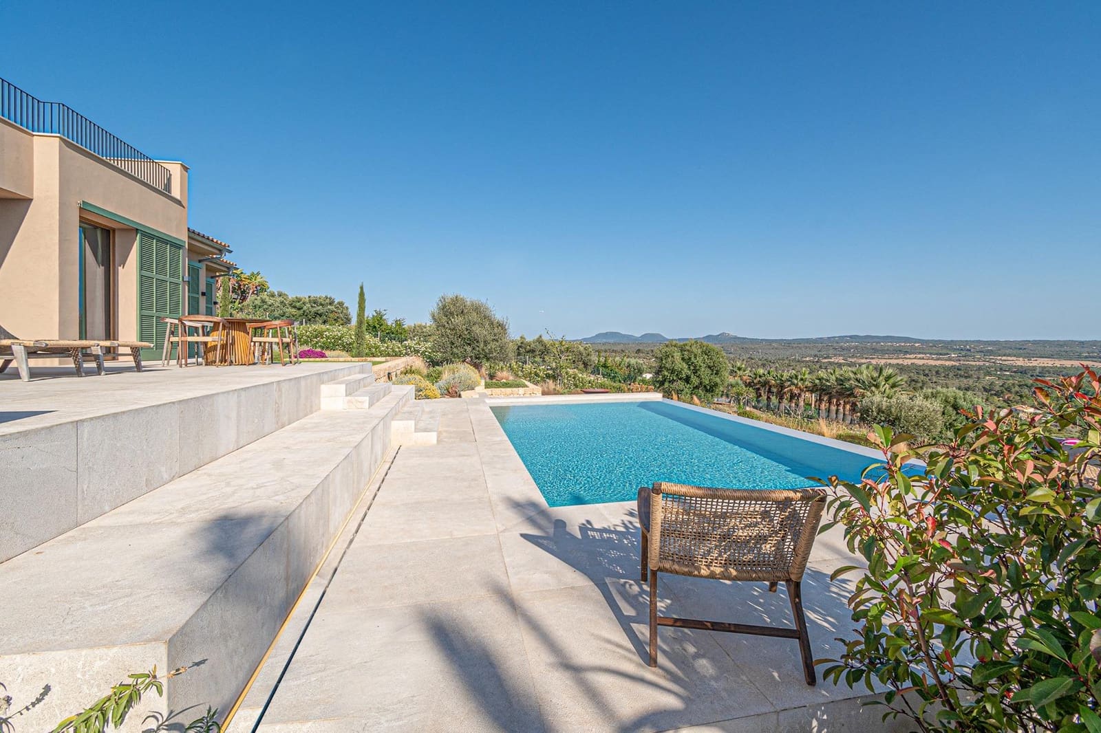 4 bedroom Villa for sale in Puntiro with pool - € 4,500,000 (Ref: 9898963)