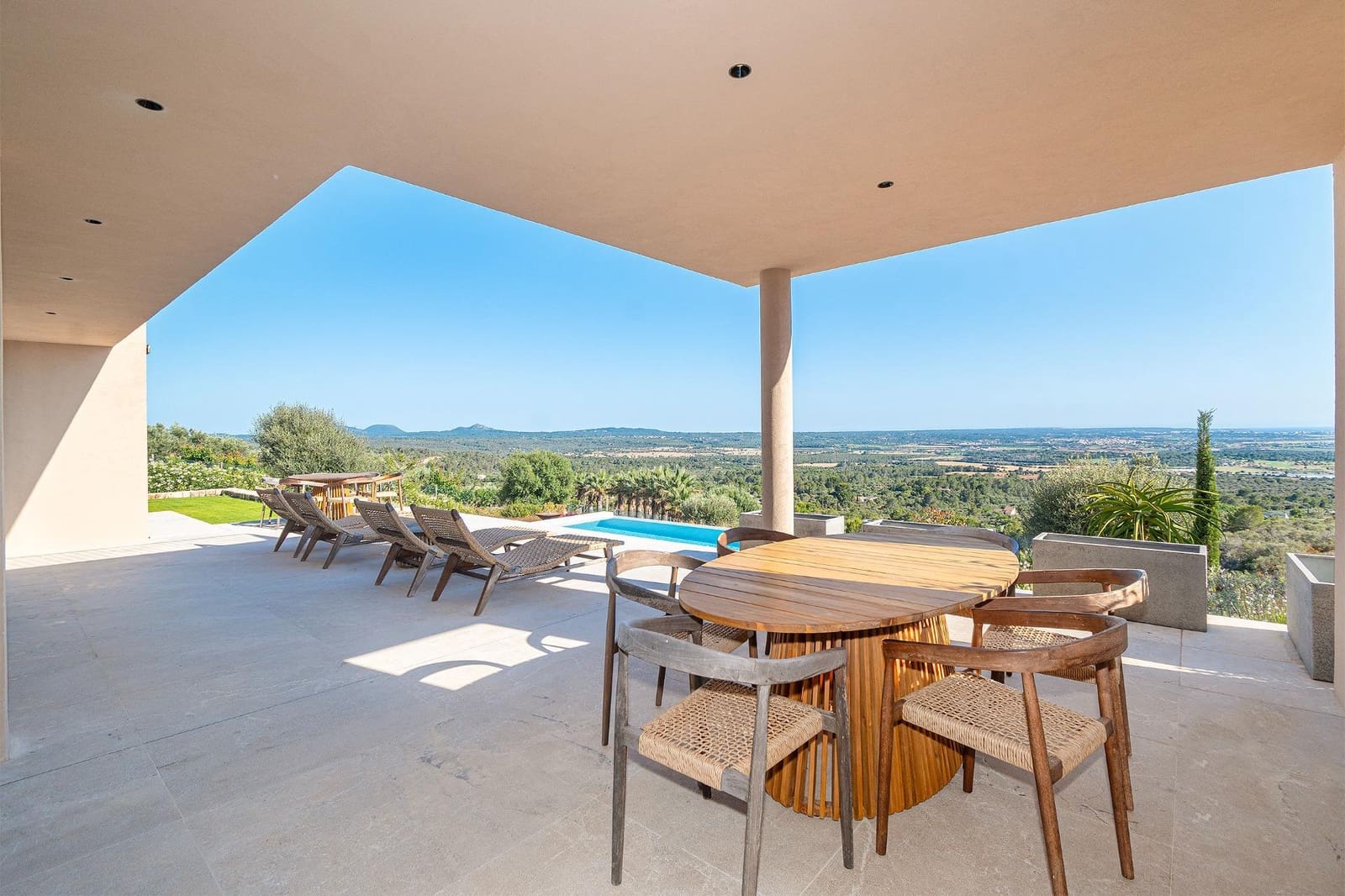 4 bedroom Villa for sale in Puntiro with pool - € 4,500,000 (Ref: 9898963)