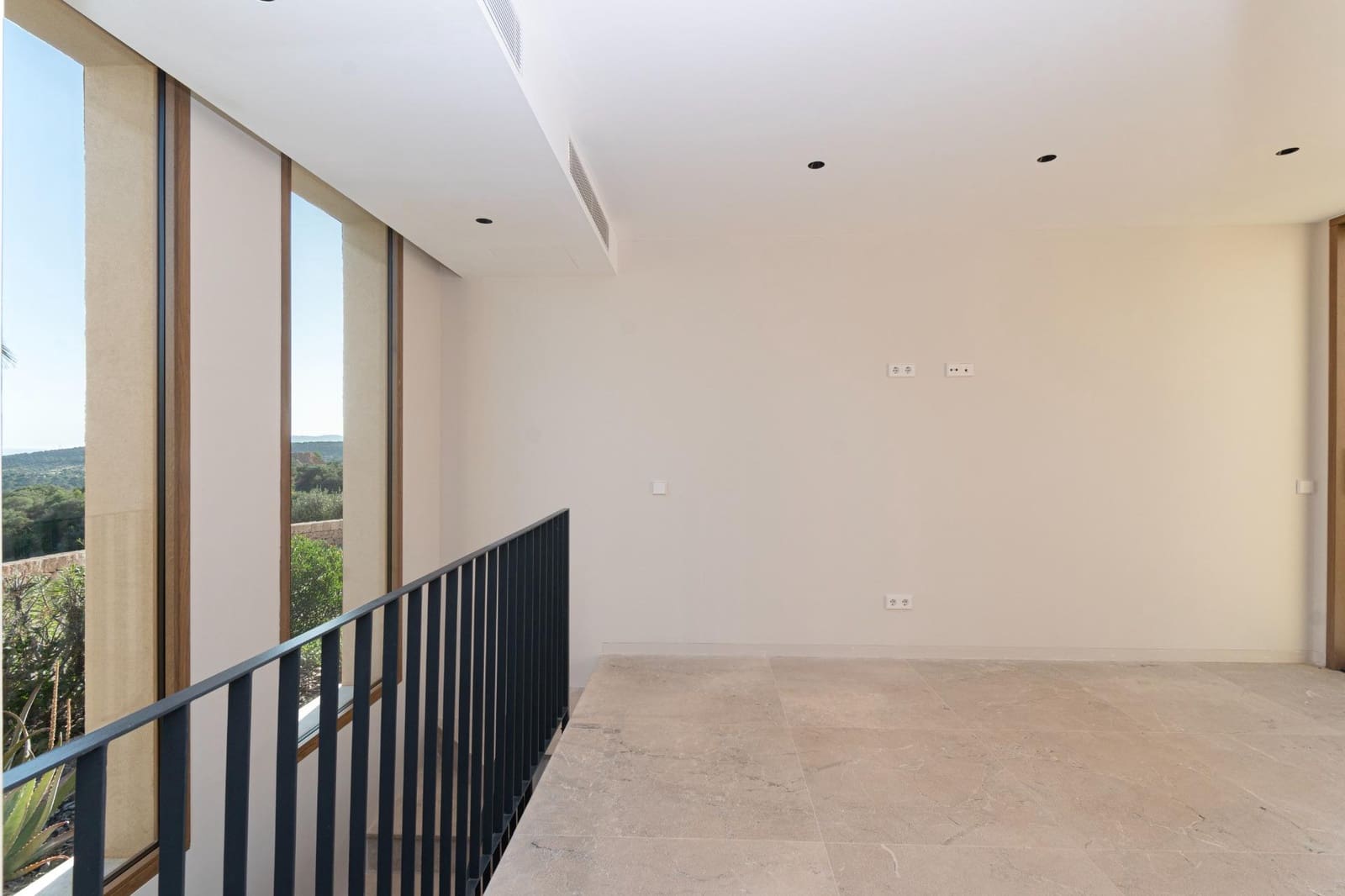 4 bedroom Villa for sale in Puntiro with pool - € 4,500,000 (Ref: 9898963)