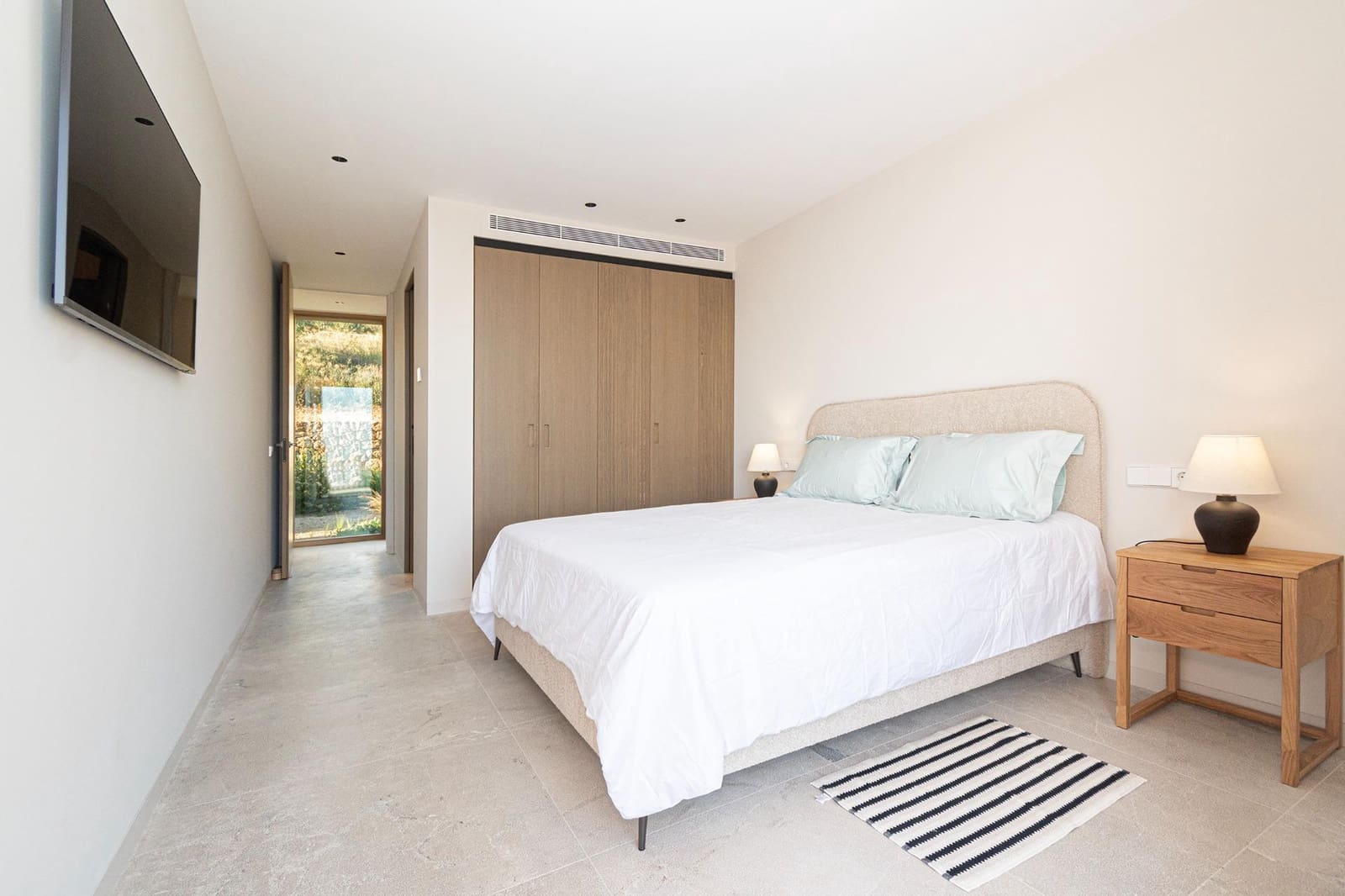4 bedroom Villa for sale in Puntiro with pool - € 4,500,000 (Ref: 9898963)