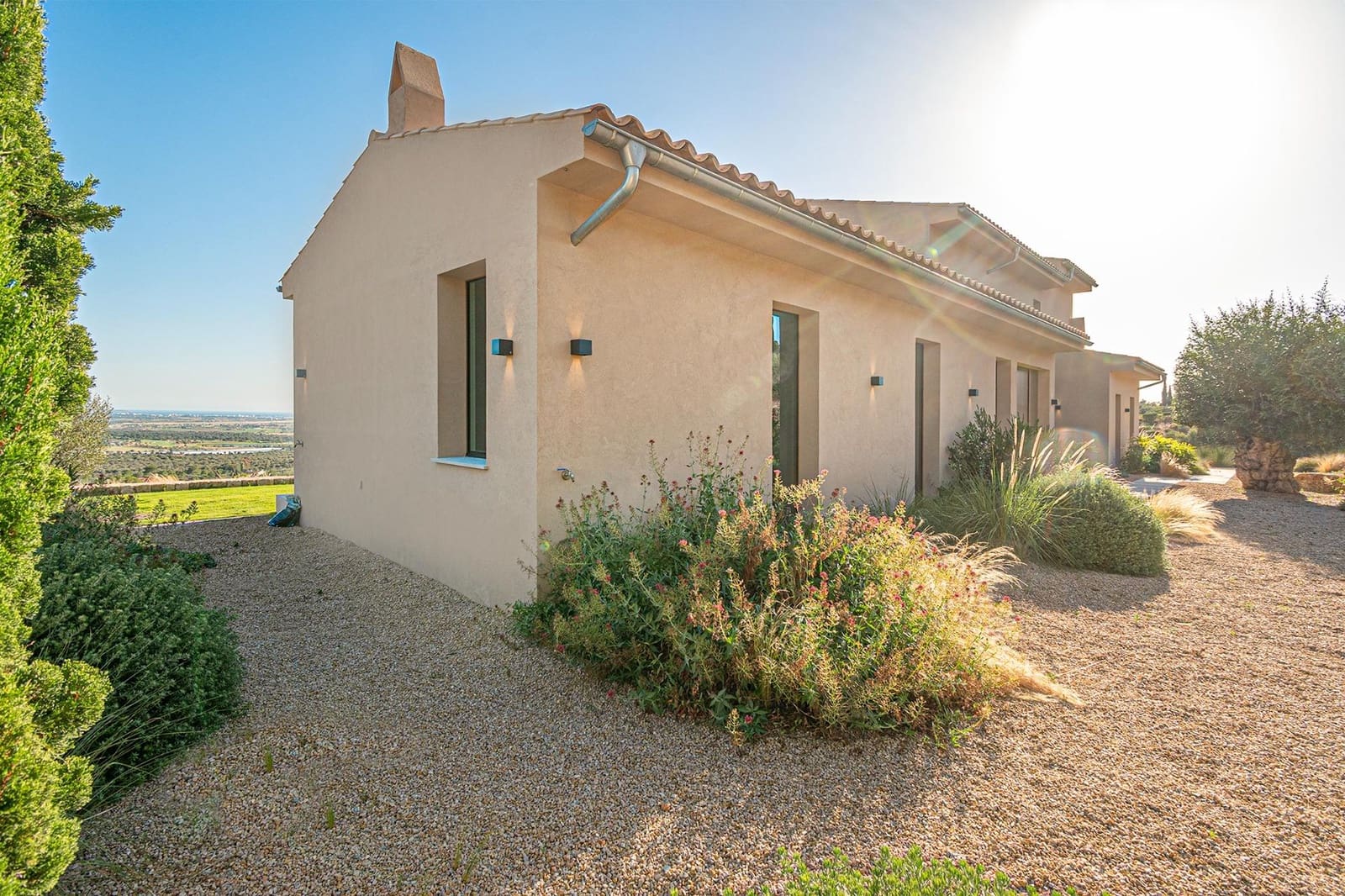 4 bedroom Villa for sale in Puntiro with pool - € 4,500,000 (Ref: 9898963)