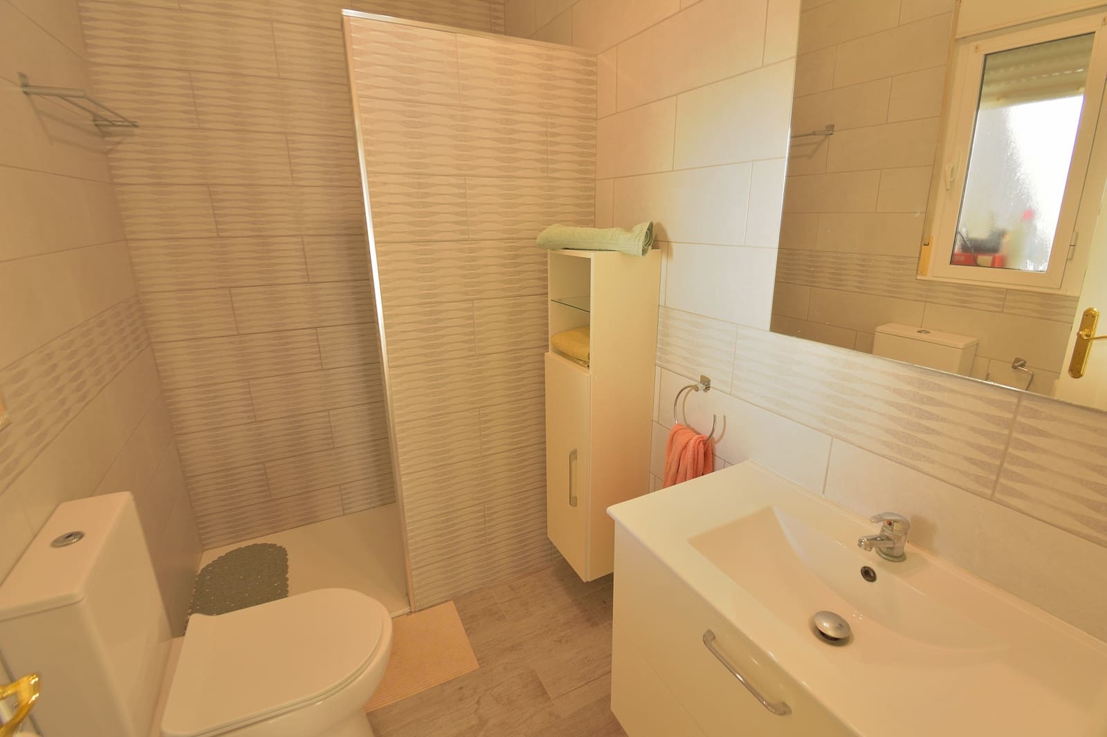 2 soveværelse Semi-Rækkehus til salg i Ciudad Quesada med swimmingpool - € 190.000 (Ref: 10177369)