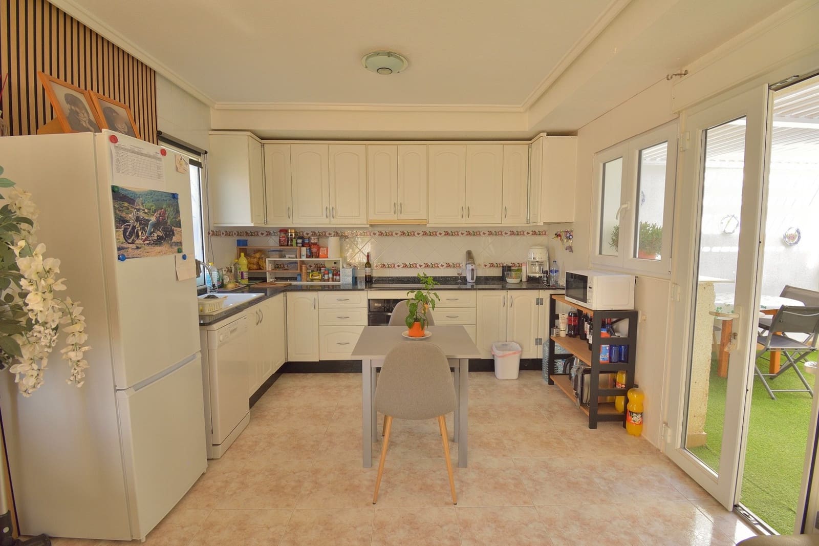 2 soveværelse Semi-Rækkehus til salg i Ciudad Quesada med swimmingpool - € 190.000 (Ref: 10177369)
