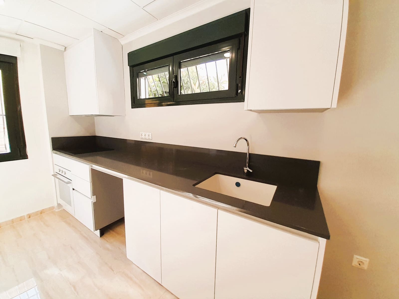 2 bedroom Semi-detached Villa for sale in Ciudad Quesada with pool - € 250,000 (Ref: 8956003)