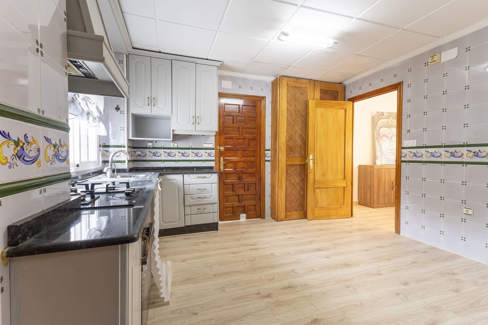 5 soveværelse Finca/Landehus til salg i Arneva med swimmingpool garage - € 370.000 (Ref: 9093293)