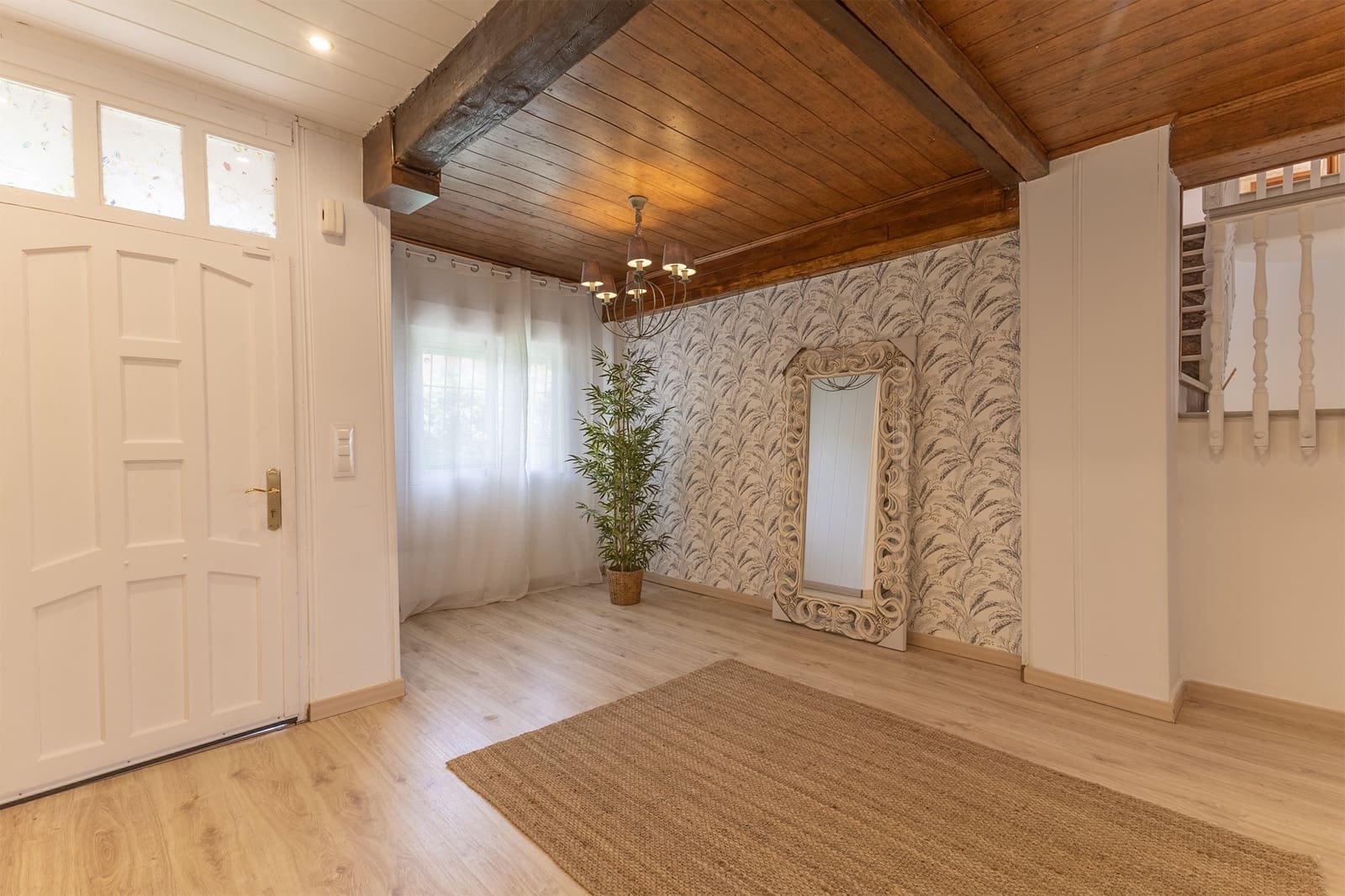 5 soveværelse Finca/Landehus til salg i Arneva med swimmingpool garage - € 370.000 (Ref: 9093293)