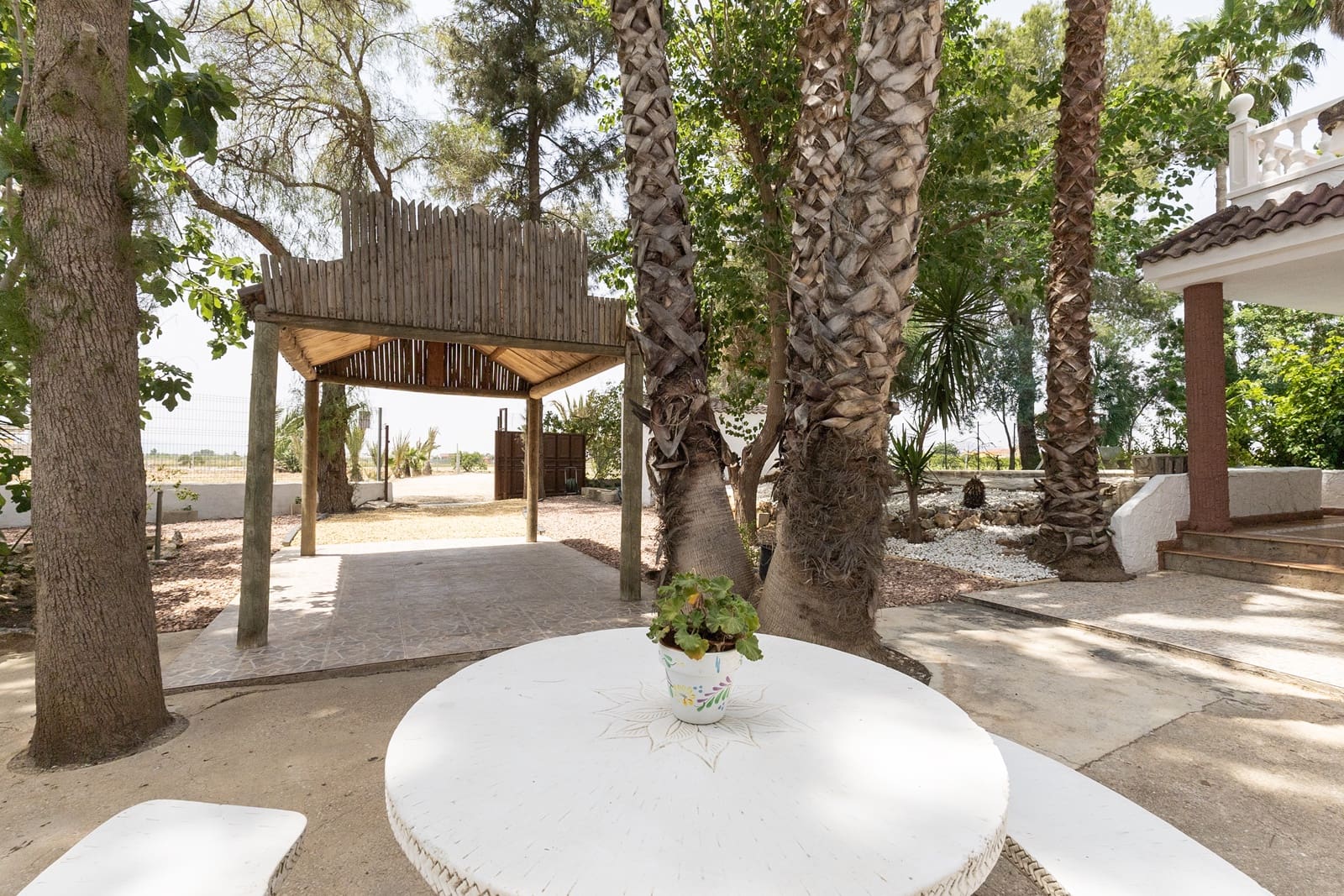 5 soveværelse Finca/Landehus til salg i Arneva med swimmingpool garage - € 370.000 (Ref: 9093293)