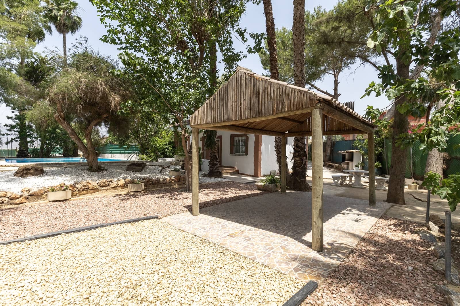 5 soveværelse Finca/Landehus til salg i Arneva med swimmingpool garage - € 370.000 (Ref: 9093293)