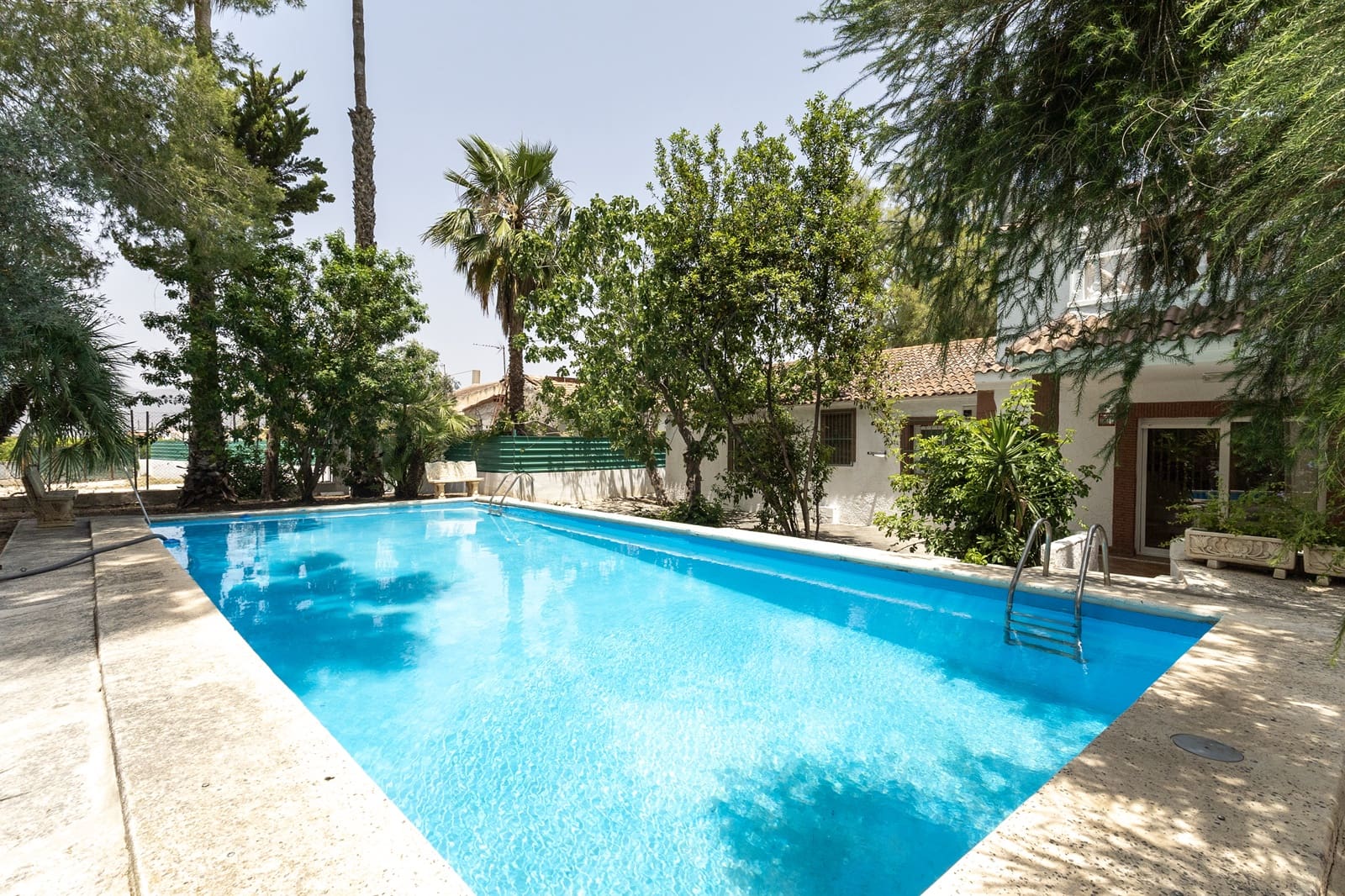 5 soveværelse Finca/Landehus til salg i Arneva med swimmingpool garage - € 370.000 (Ref: 9093293)