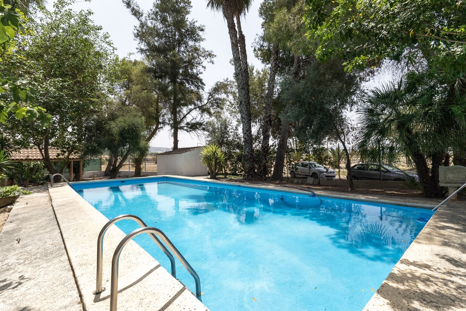 5 soveværelse Finca/Landehus til salg i Arneva med swimmingpool garage - € 370.000 (Ref: 9093293)