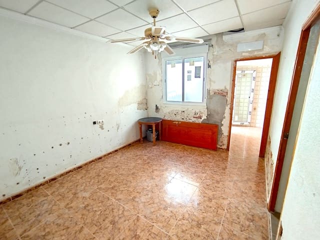 2 makuuhuone Omakotitalo myytävänä paikassa Rojales - 88 000 € (Ref: 9379886)