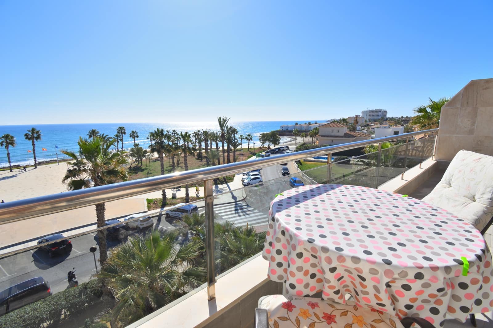 3 makuuhuone Huoneisto myytävänä paikassa Playa Flamenca mukana uima-altaan 
autotalli - 450 000 € (Ref: 9642184)