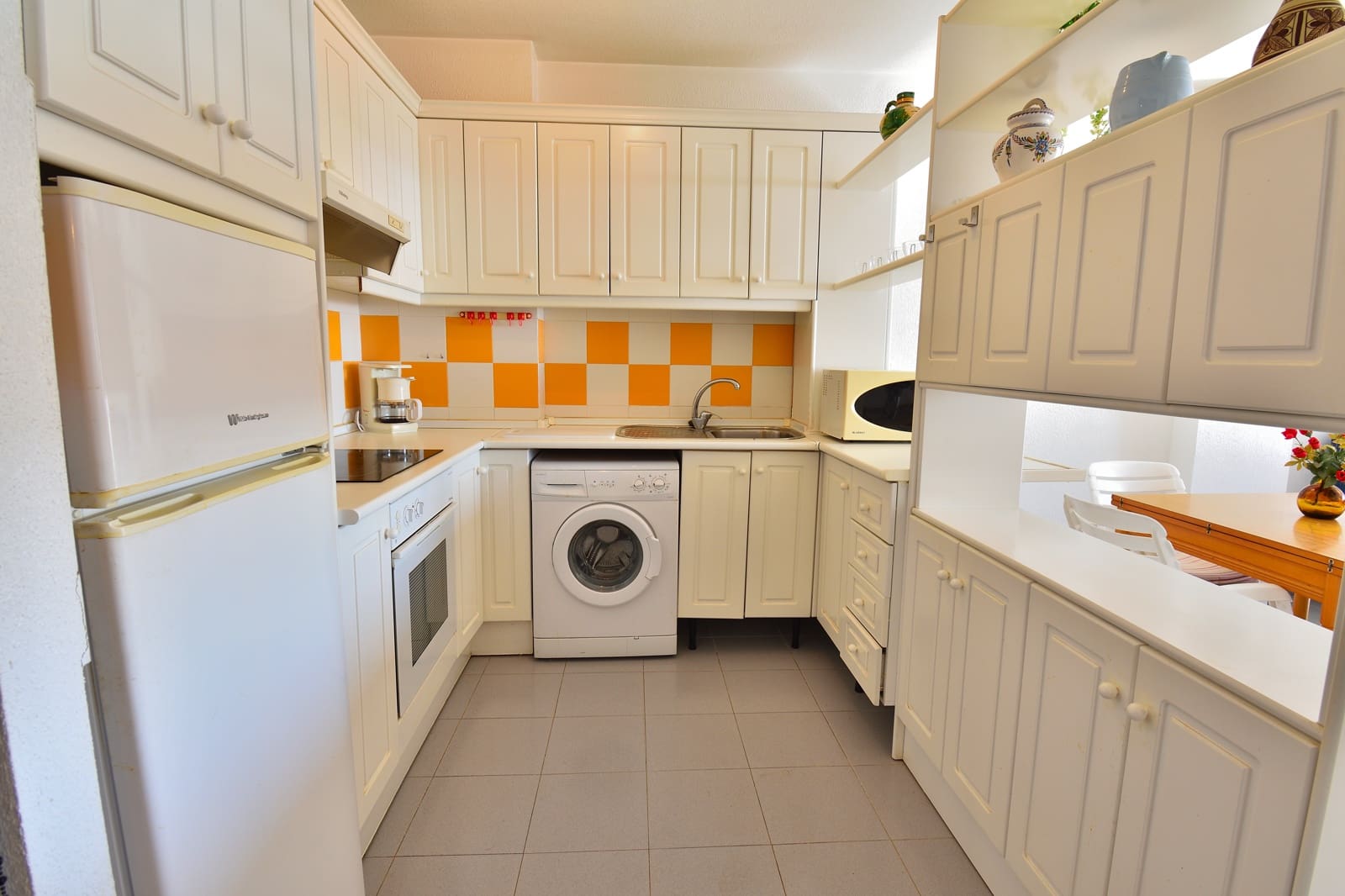 3 makuuhuone Huoneisto myytävänä paikassa Playa Flamenca mukana uima-altaan 
autotalli - 450 000 € (Ref: 9642184)