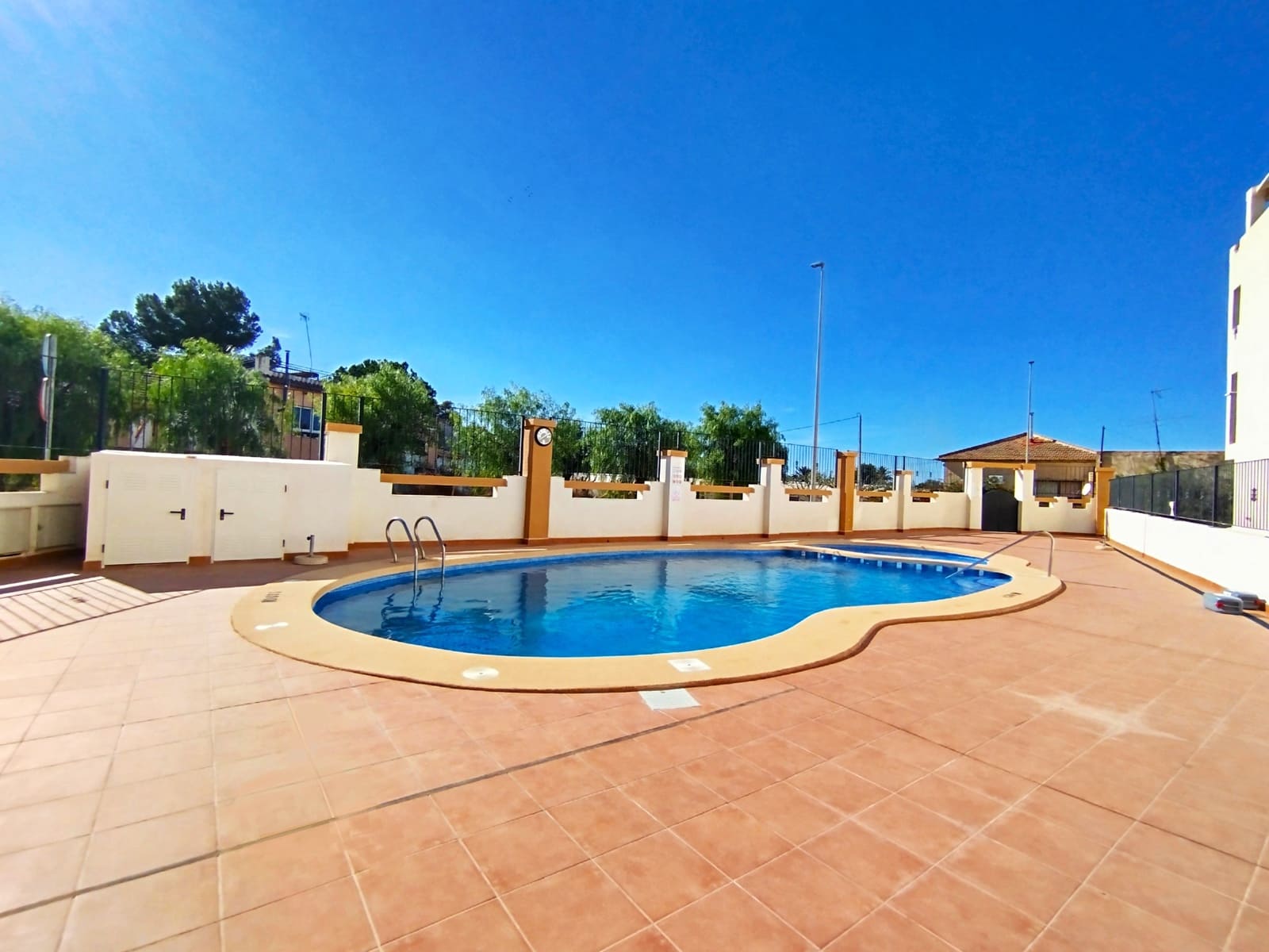 2 slaapkamer Appartement te koop in Formentera del Segura met zwembad - € 129.000 (Ref: 9691640)