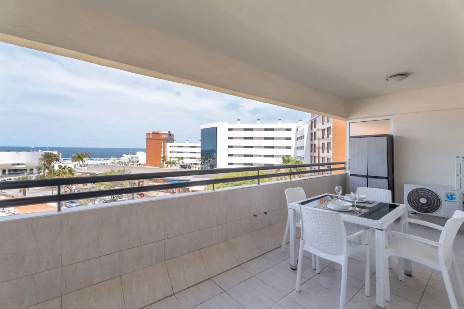 1 slaapkamer Appartement te koop in Costa Adeje met zwembad garage - € 289.000 (Ref: 10008141)