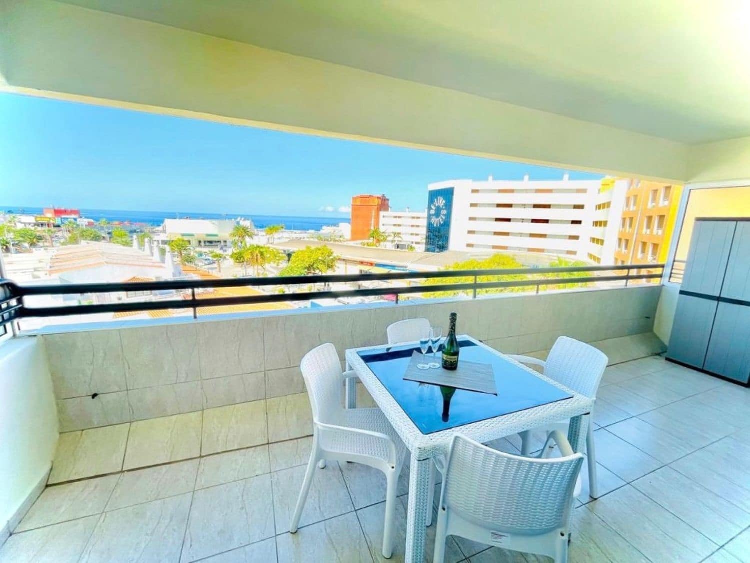 1 slaapkamer Appartement te koop in Costa Adeje met zwembad garage - € 289.000 (Ref: 10008141)