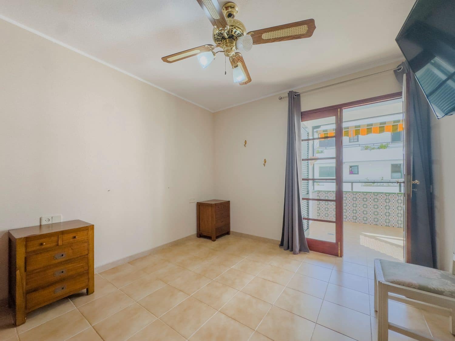 2 slaapkamer Appartement te koop in Los Cristianos met garage - € 390.000 (Ref: 10030019)