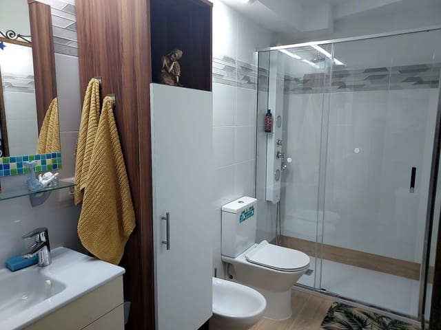 Apartamento de 2 habitaciones en Playa Paraiso, Adeje en venta con garaje - 350.000 € (Ref: 10034890)