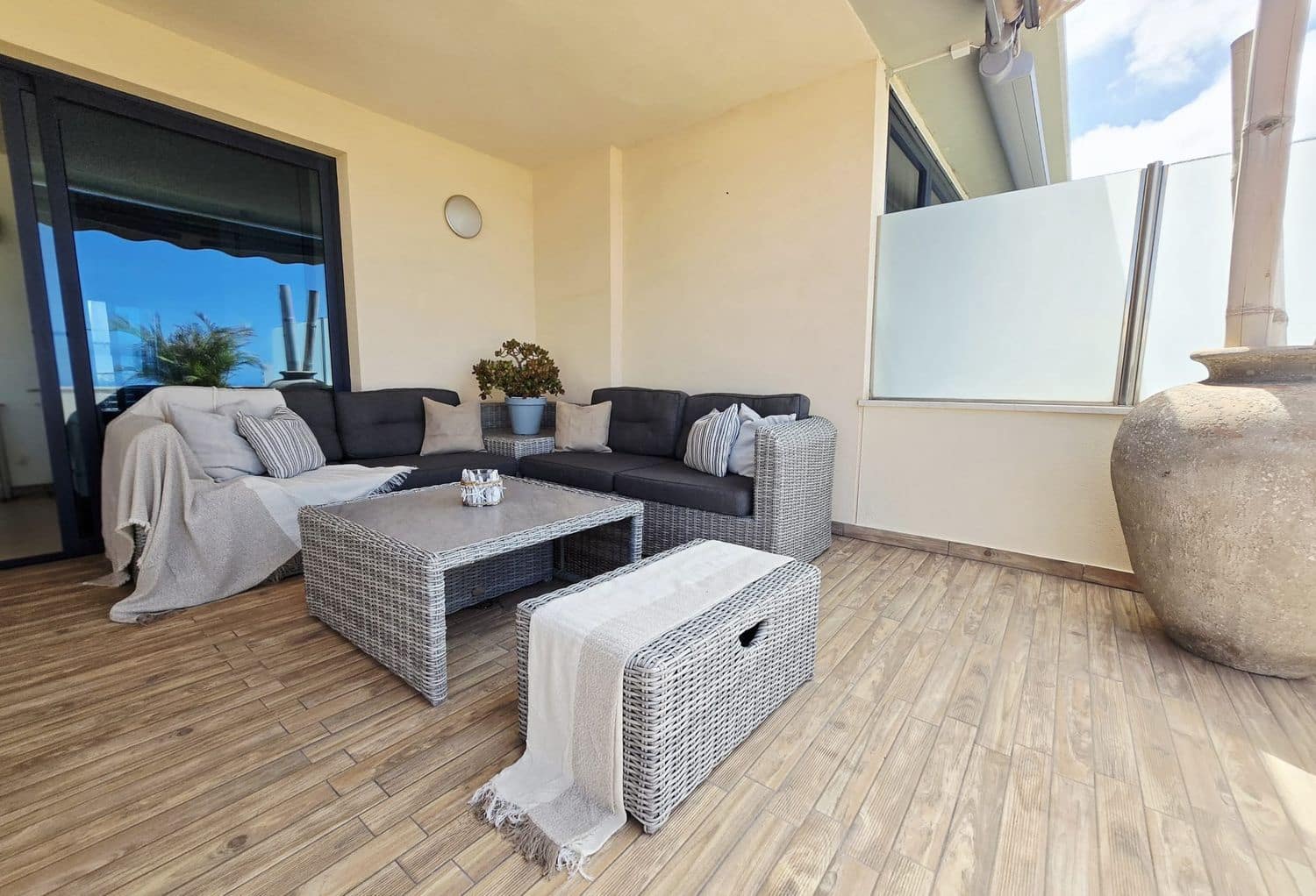 2 makuuhuone Huoneisto myytävänä paikassa Puerto Santiago mukana uima-altaan 
autotalli - 670 000 € (Ref: 10153305)