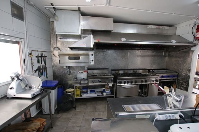 Gewerbe zu vermieten in Los Cristianos, Arona - 4.407 € (Ref: 6484762)