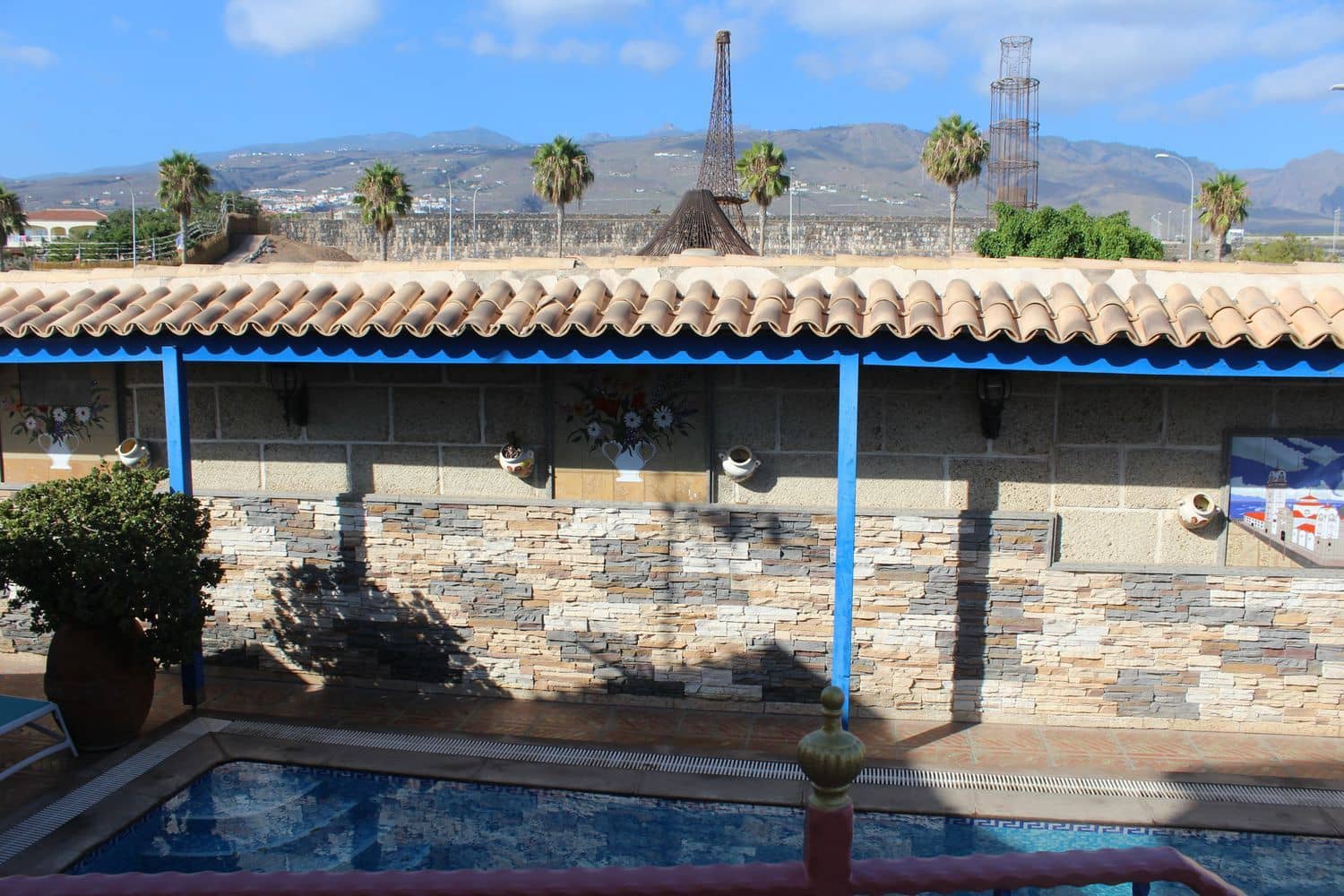 3 soveværelse Byhus til salg i Playa Paraiso med swimmingpool garage - € 850.000 (Ref: 6977674)