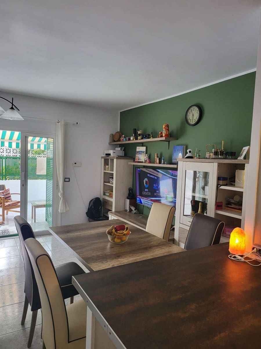 2 soveværelse Byhus til salg i Puerto Santiago med swimmingpool garage - € 380.000 (Ref: 6983335)