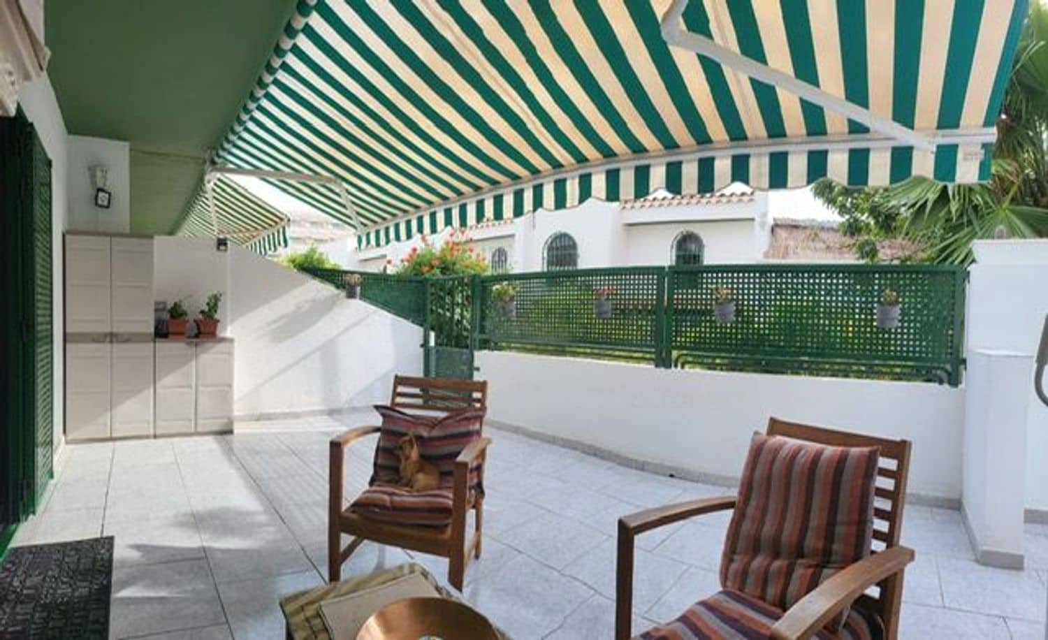 2 soveværelse Byhus til salg i Puerto Santiago med swimmingpool garage - € 380.000 (Ref: 6983335)