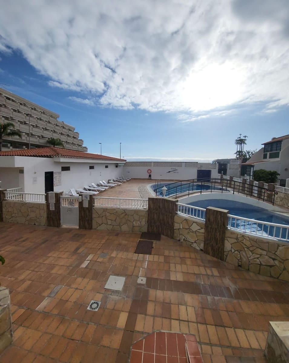 2 soveværelse Byhus til salg i Puerto Santiago med swimmingpool garage - € 380.000 (Ref: 6983335)