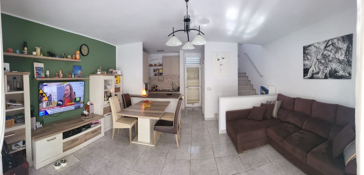 2 soveværelse Byhus til salg i Puerto Santiago med swimmingpool garage - € 380.000 (Ref: 6983335)