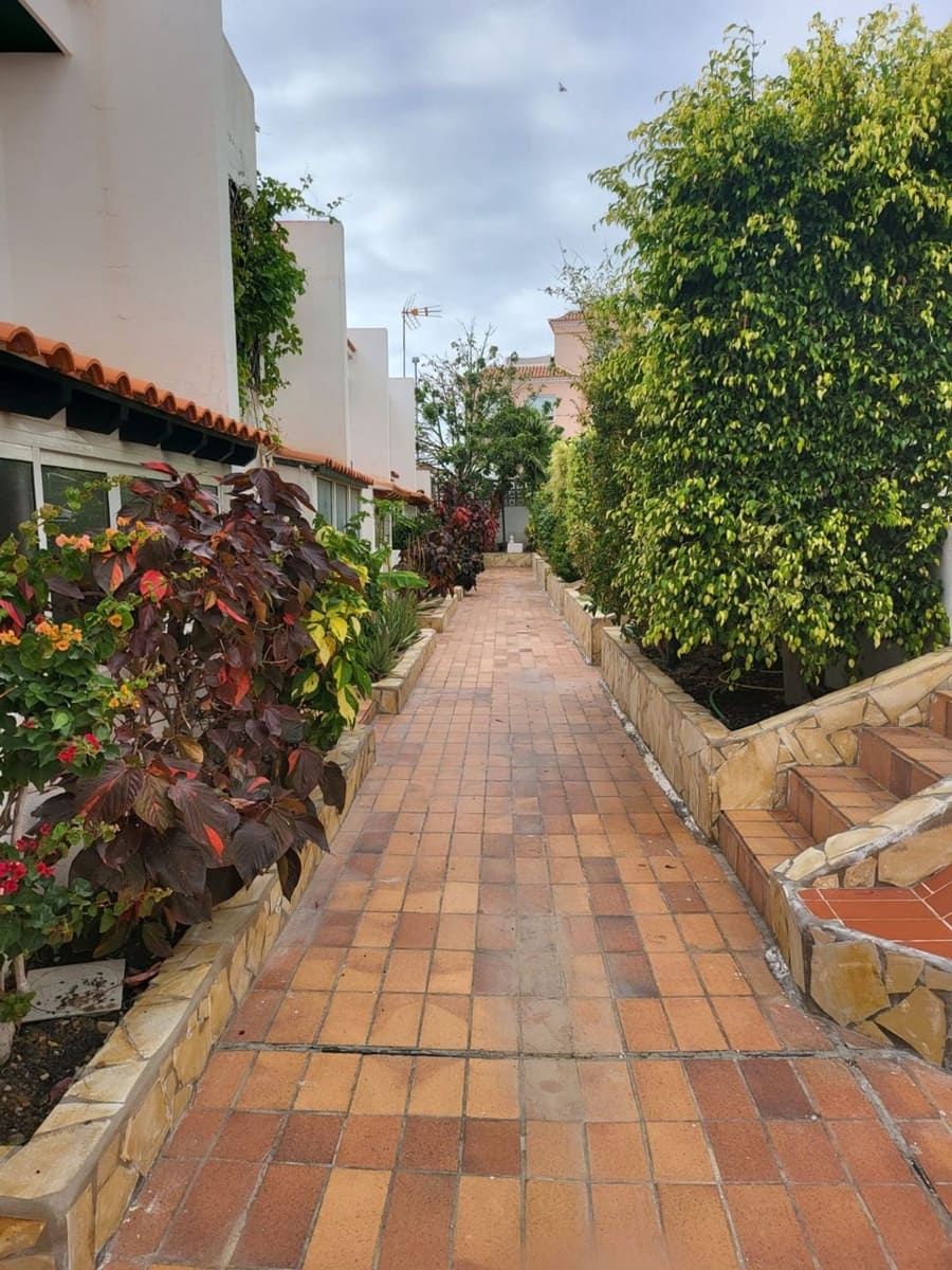 2 soveværelse Byhus til salg i Puerto Santiago med swimmingpool garage - € 380.000 (Ref: 6983335)