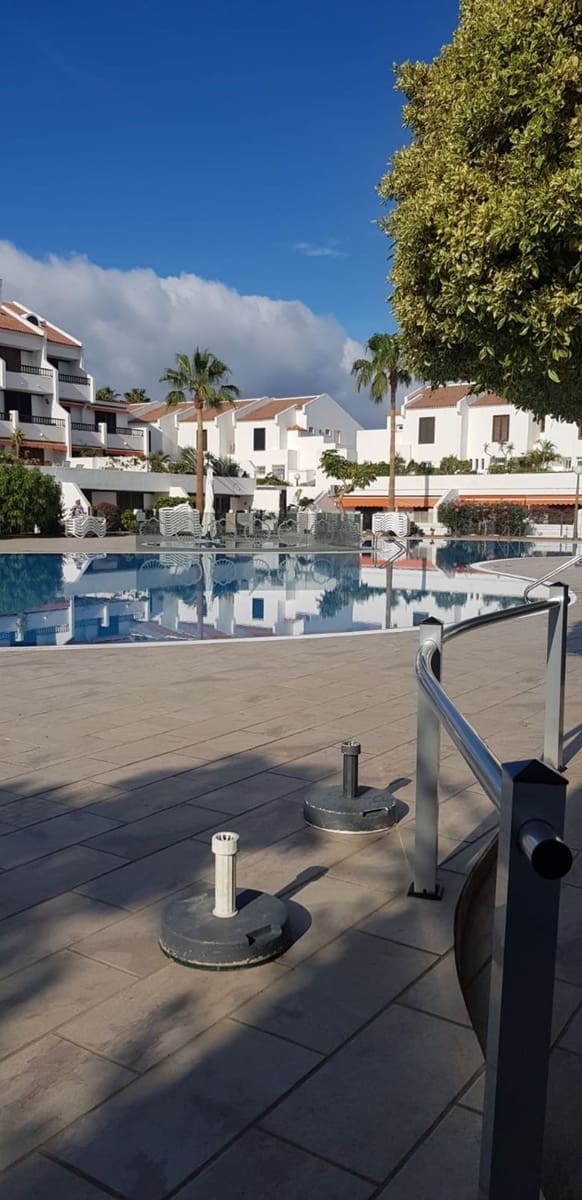 2 soverom Leilighet til salgs i Playa de las Americas med svømmebasseng garasje - € 650 000 (Ref: 7282715)