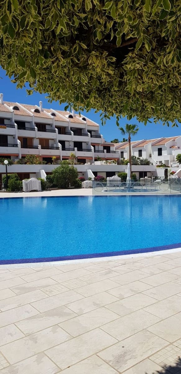 2 soverom Leilighet til salgs i Playa de las Americas med svømmebasseng garasje - € 650 000 (Ref: 7282715)