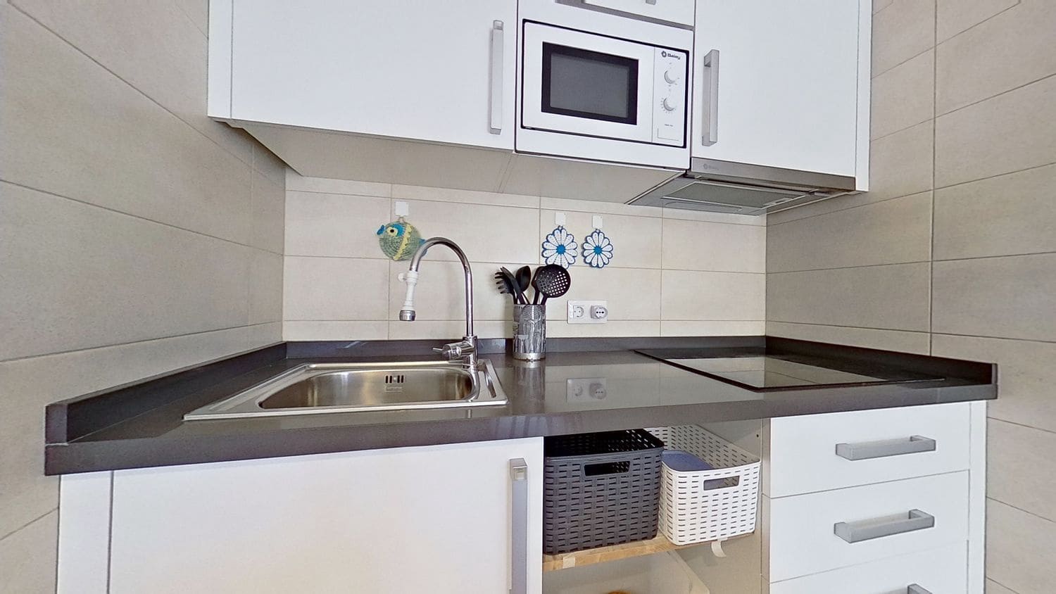 2 soverom Leilighet til salgs i Playa de las Americas med svømmebasseng garasje - € 650 000 (Ref: 7282715)