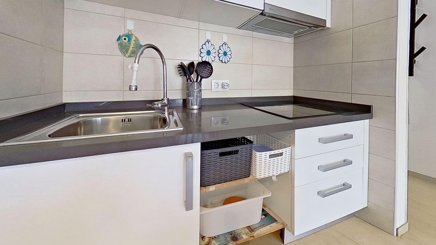 2 soverom Leilighet til salgs i Playa de las Americas med svømmebasseng garasje - € 650 000 (Ref: 7282715)