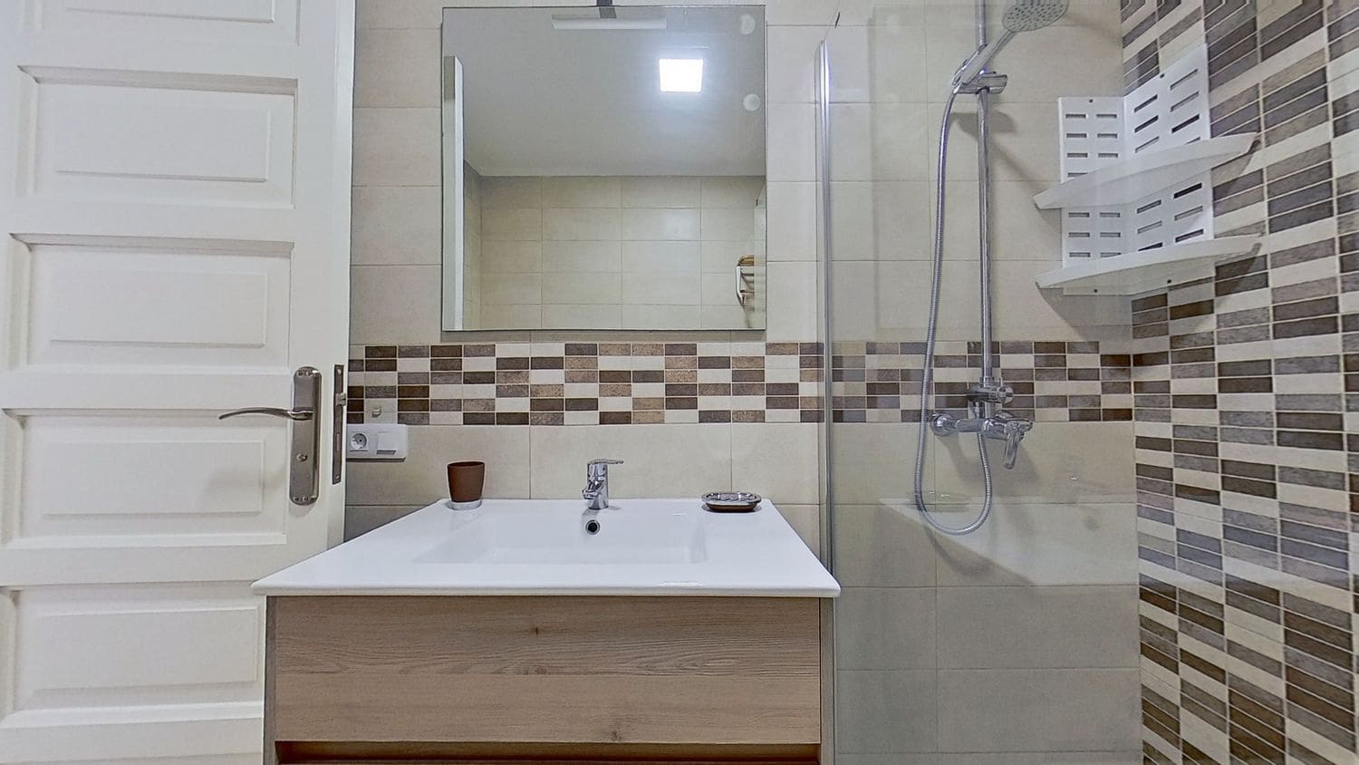 2 soverom Leilighet til salgs i Playa de las Americas med svømmebasseng garasje - € 650 000 (Ref: 7282715)