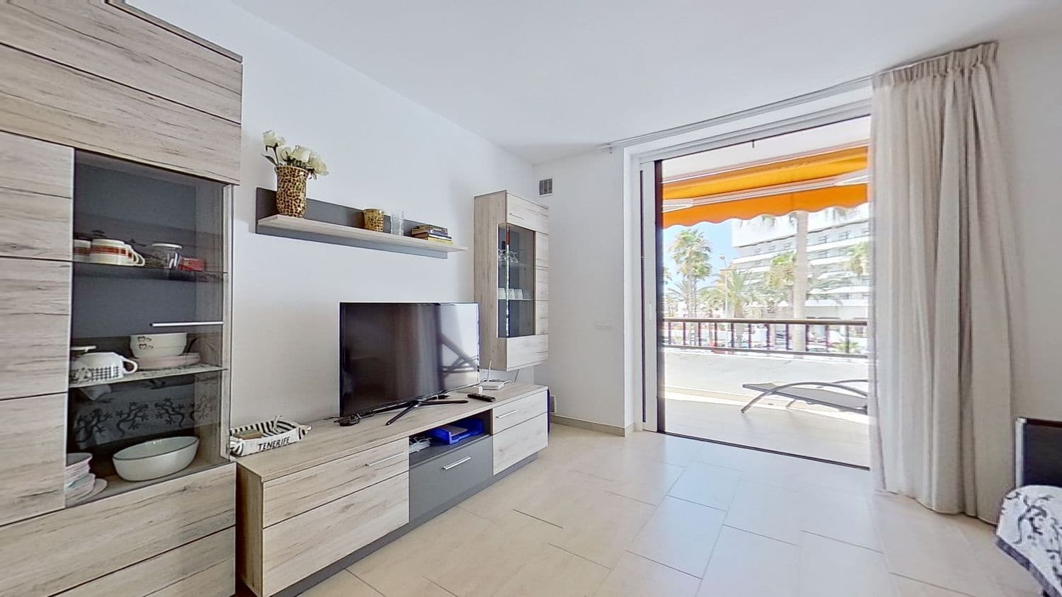 2 soverom Leilighet til salgs i Playa de las Americas med svømmebasseng garasje - € 650 000 (Ref: 7282715)