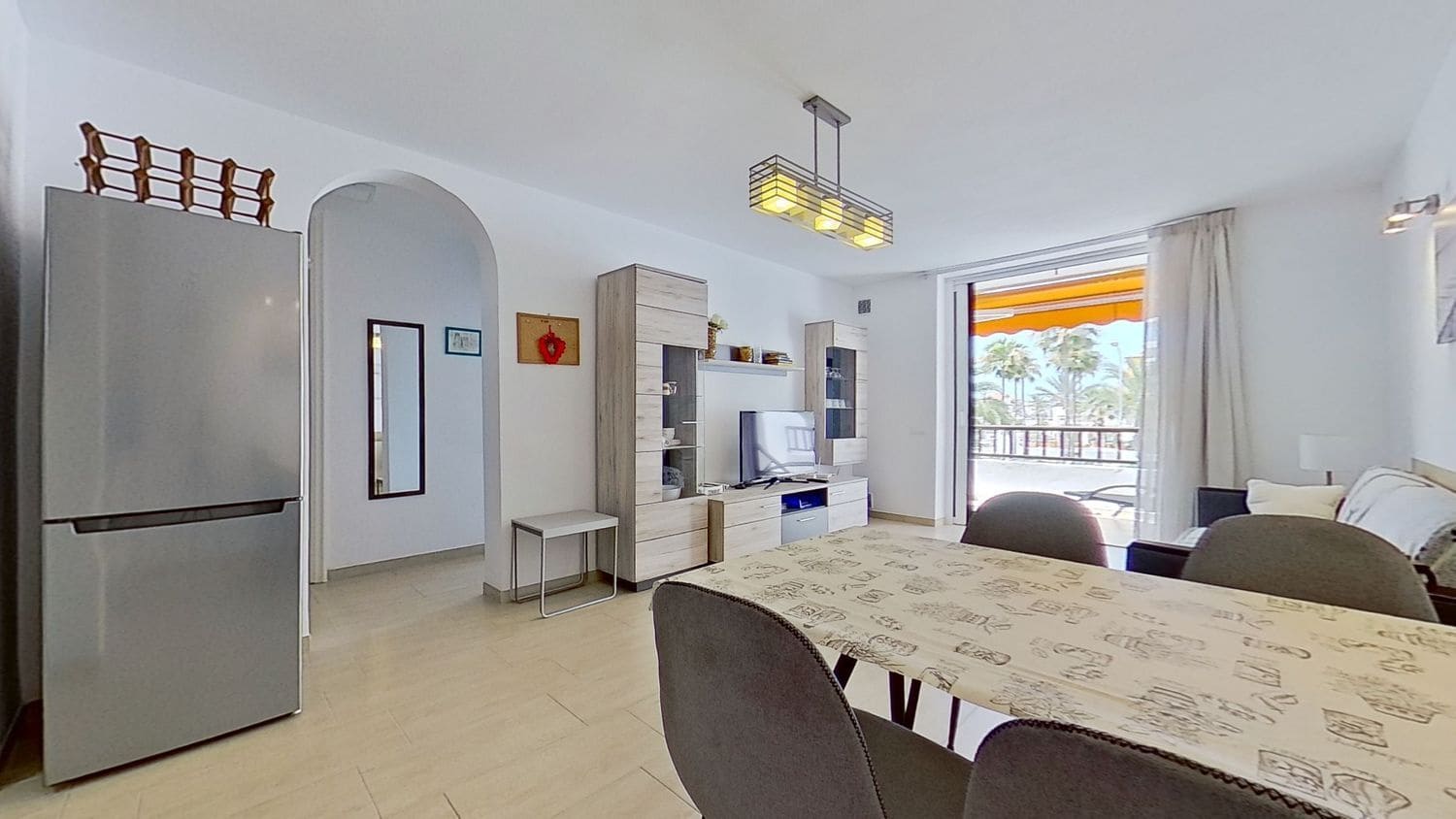 2 soverom Leilighet til salgs i Playa de las Americas med svømmebasseng garasje - € 650 000 (Ref: 7282715)