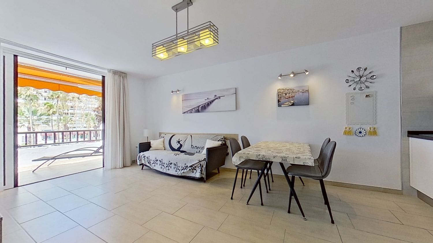 2 soverom Leilighet til salgs i Playa de las Americas med svømmebasseng garasje - € 650 000 (Ref: 7282715)