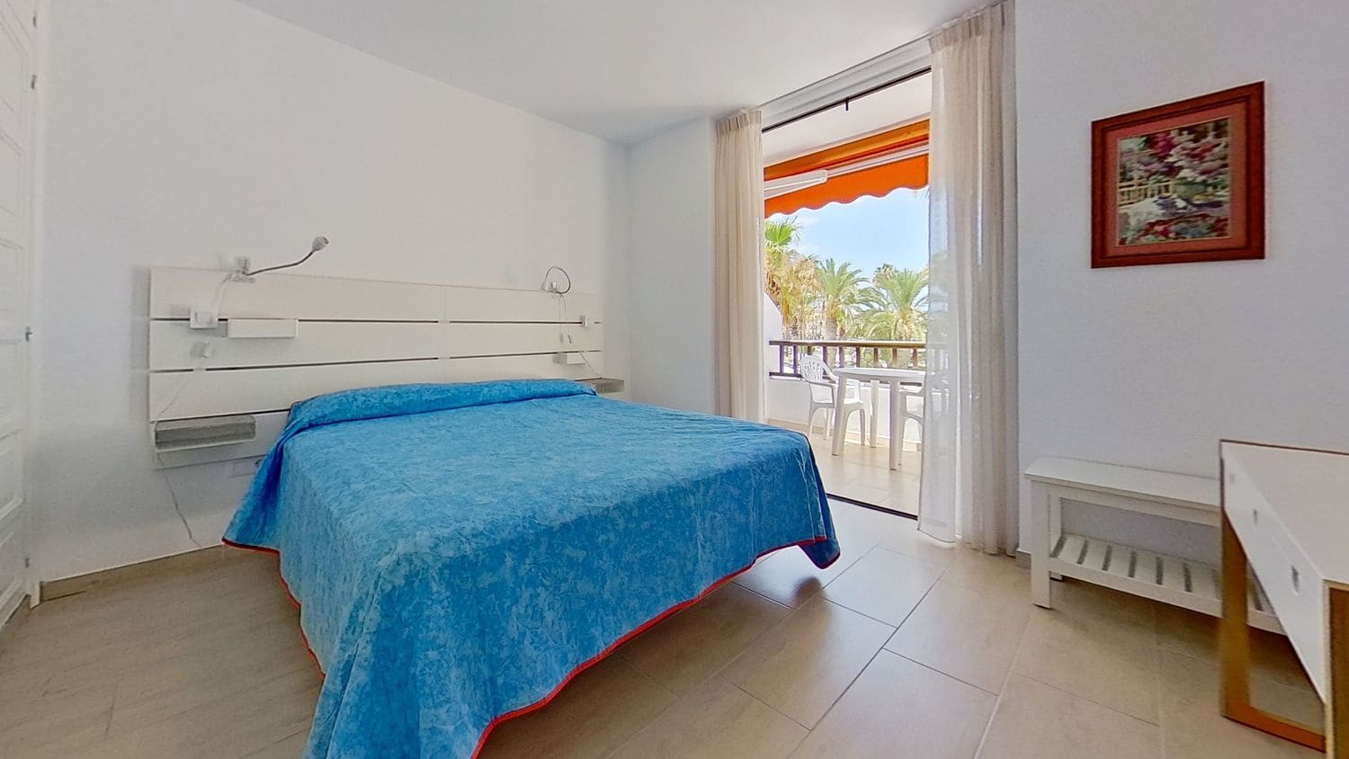 2 soverom Leilighet til salgs i Playa de las Americas med svømmebasseng garasje - € 650 000 (Ref: 7282715)