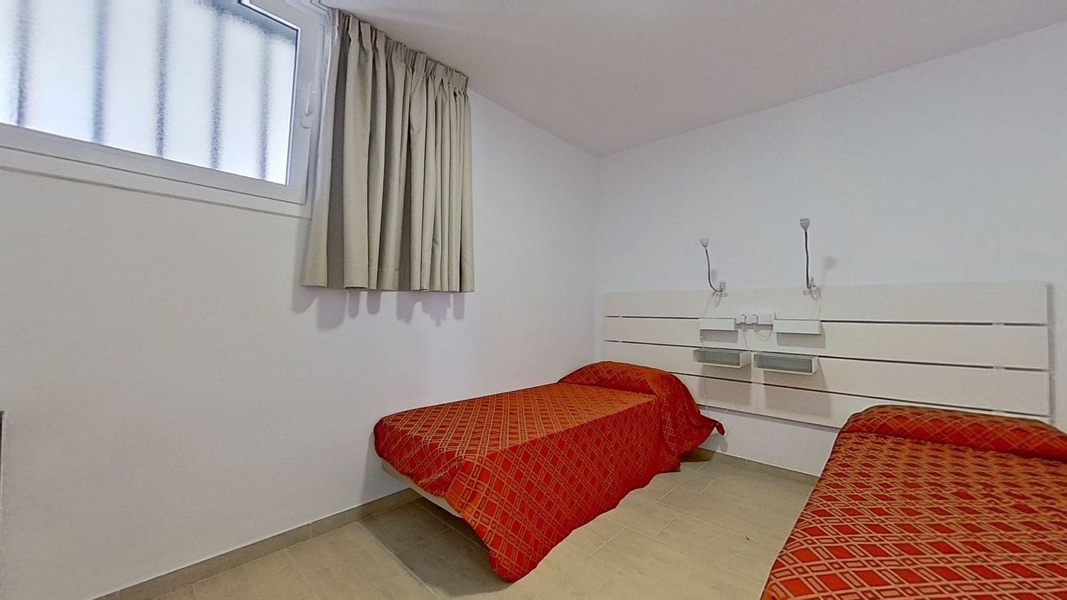 2 soverom Leilighet til salgs i Playa de las Americas med svømmebasseng garasje - € 650 000 (Ref: 7282715)