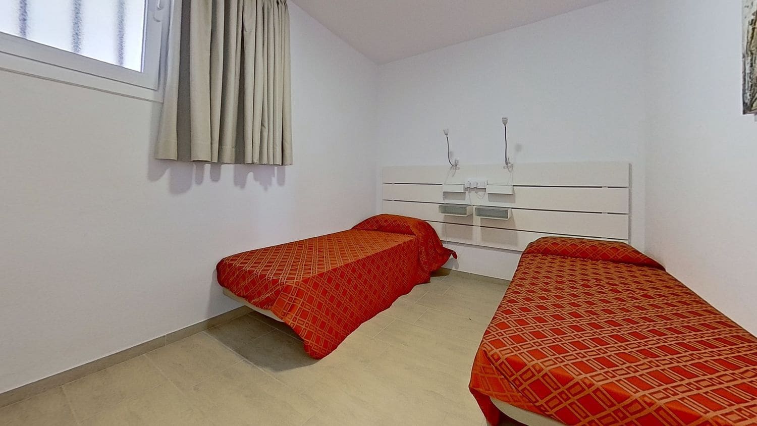 2 soverom Leilighet til salgs i Playa de las Americas med svømmebasseng garasje - € 650 000 (Ref: 7282715)