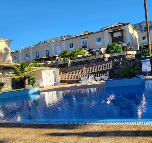 3 quarto Casa em Banda para venda em Casco Urbano, Adeje com piscina garagem - 684 800 € (Ref: 7570891)