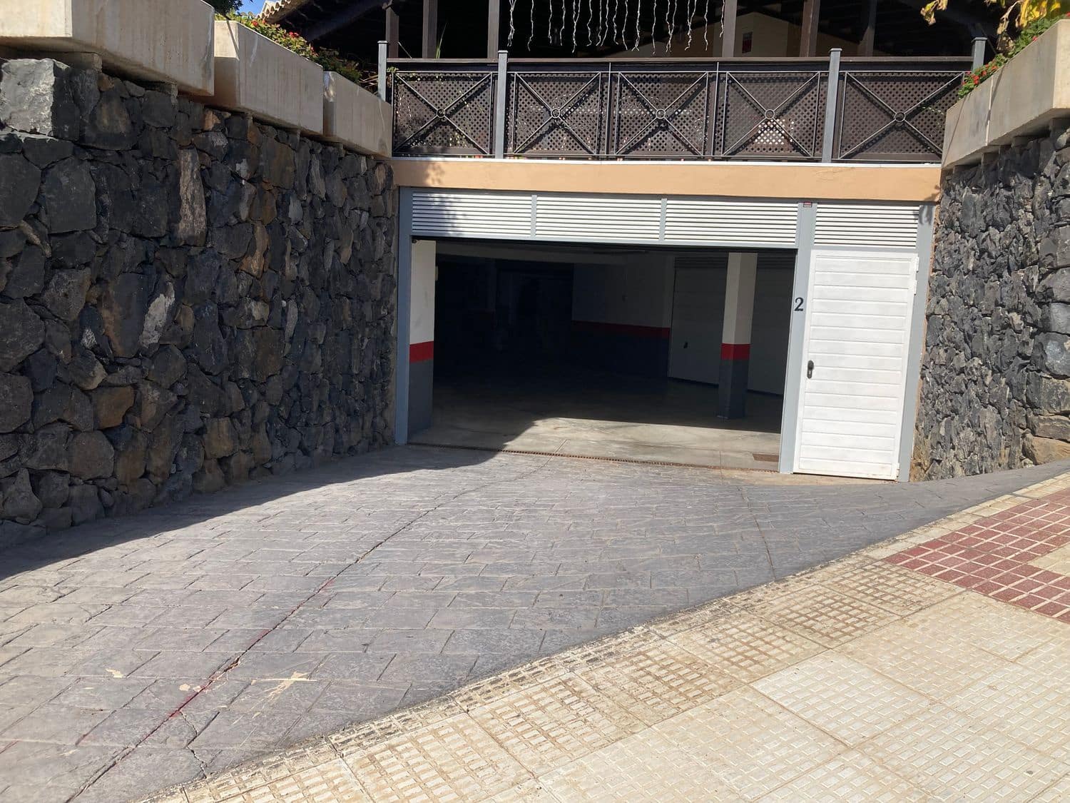 3 soveværelse Byhus til salg i Adeje med swimmingpool garage - € 684.800 (Ref: 7570891)