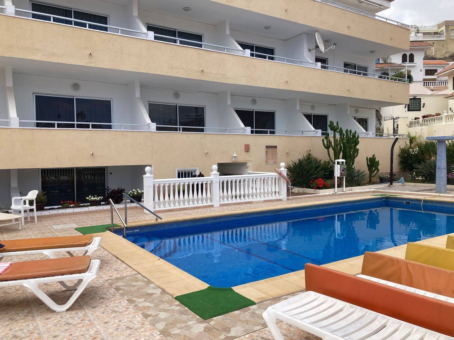 Apartament na sprzedaż w Costa Adeje z basenem - 220 000 € (Ref: 7821643)